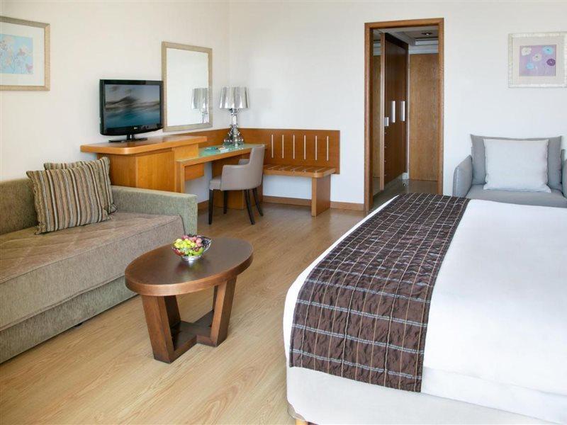 Atlantica Miramare Beach Лимасол Екстериор снимка