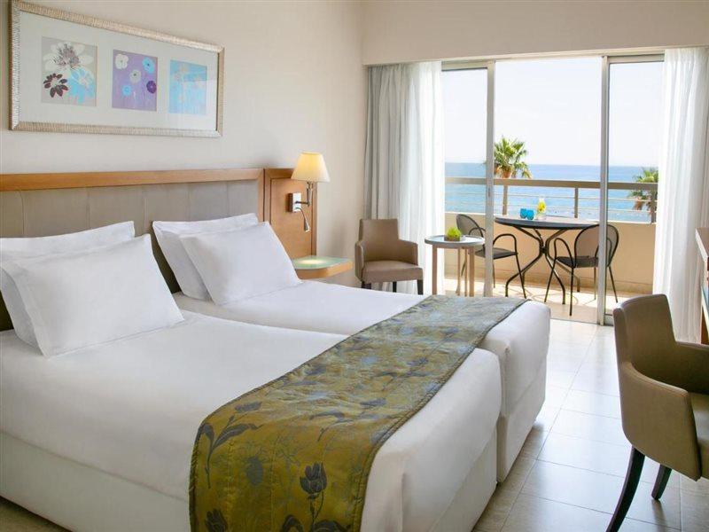 Atlantica Miramare Beach Лимасол Екстериор снимка