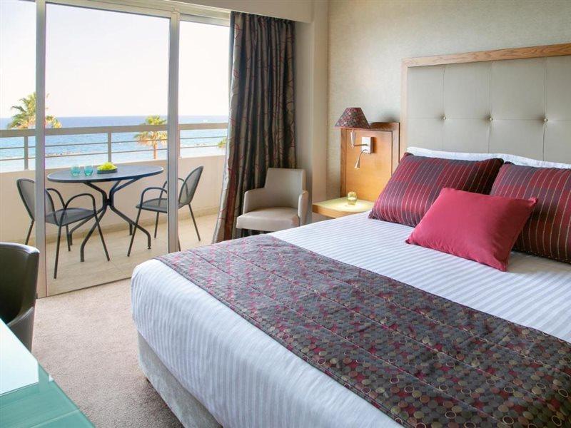 Atlantica Miramare Beach Лимасол Екстериор снимка