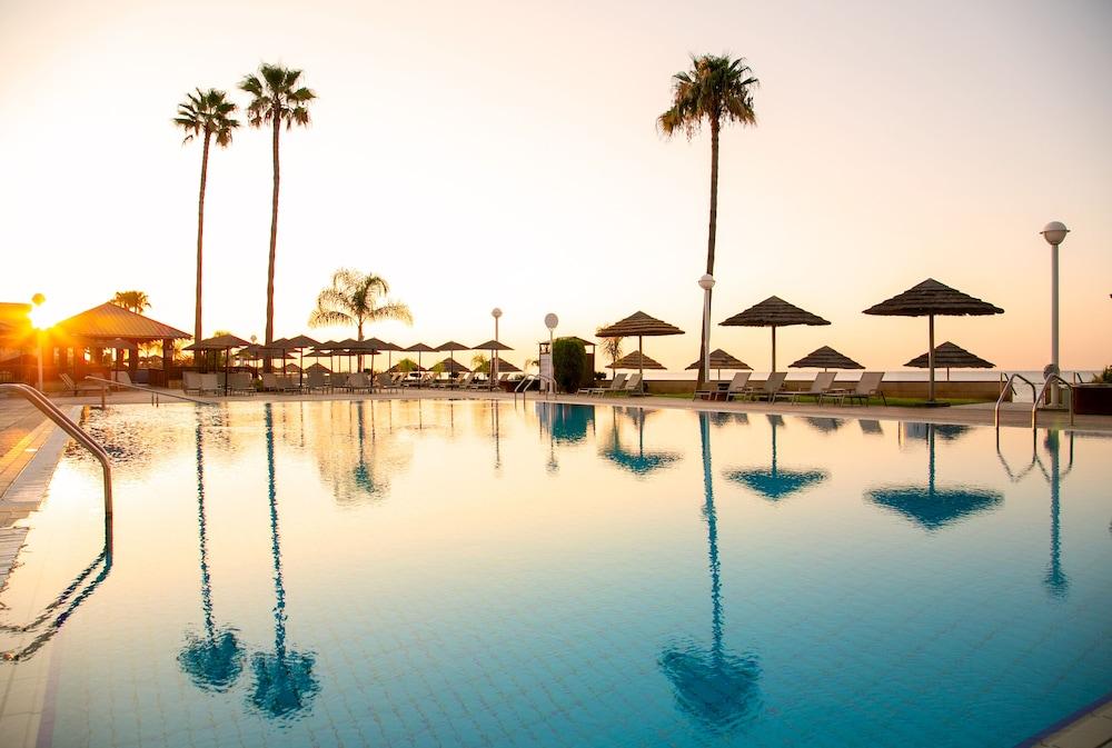 Atlantica Miramare Beach Лимасол Екстериор снимка
