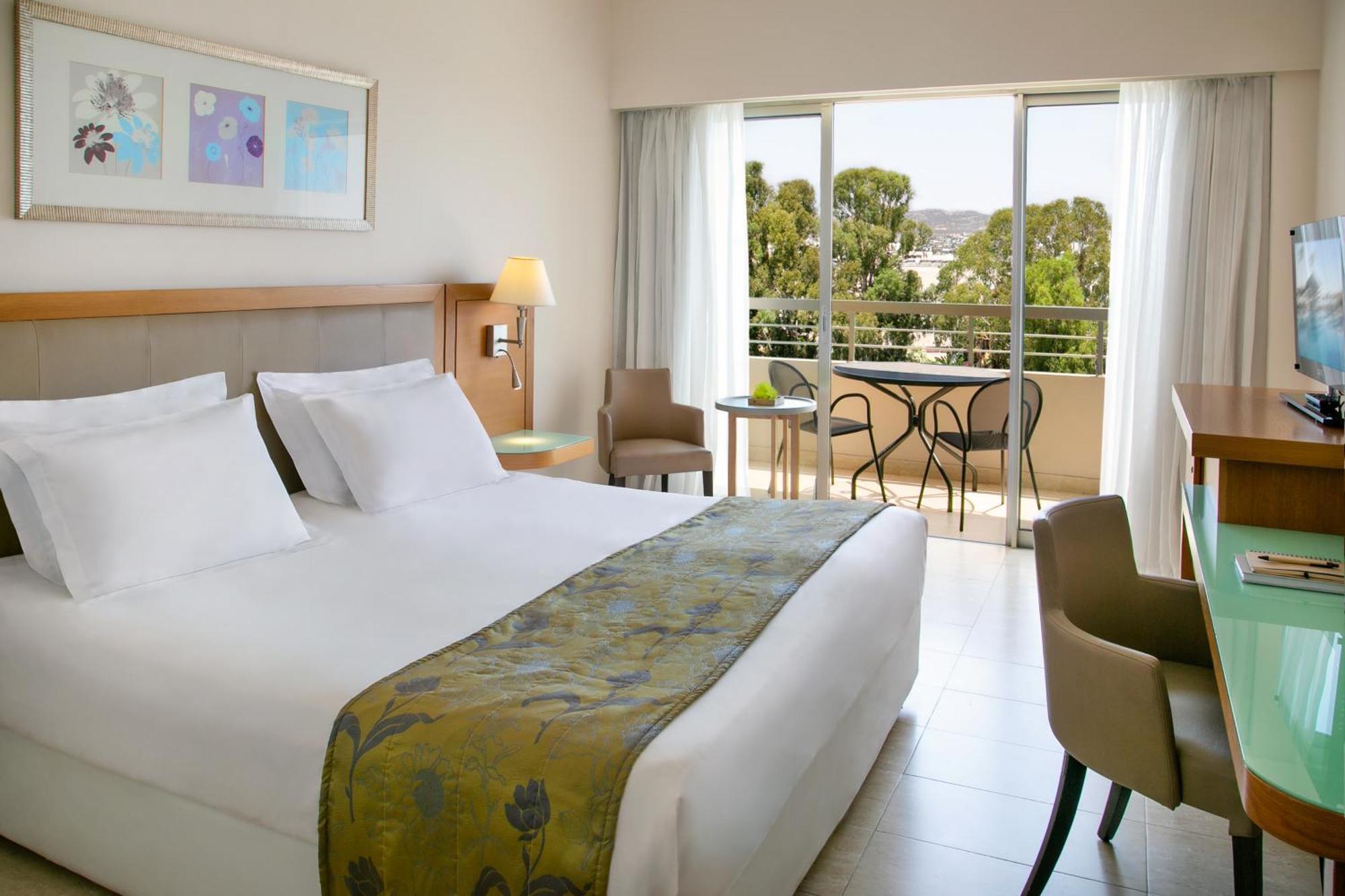 Atlantica Miramare Beach Лимасол Екстериор снимка