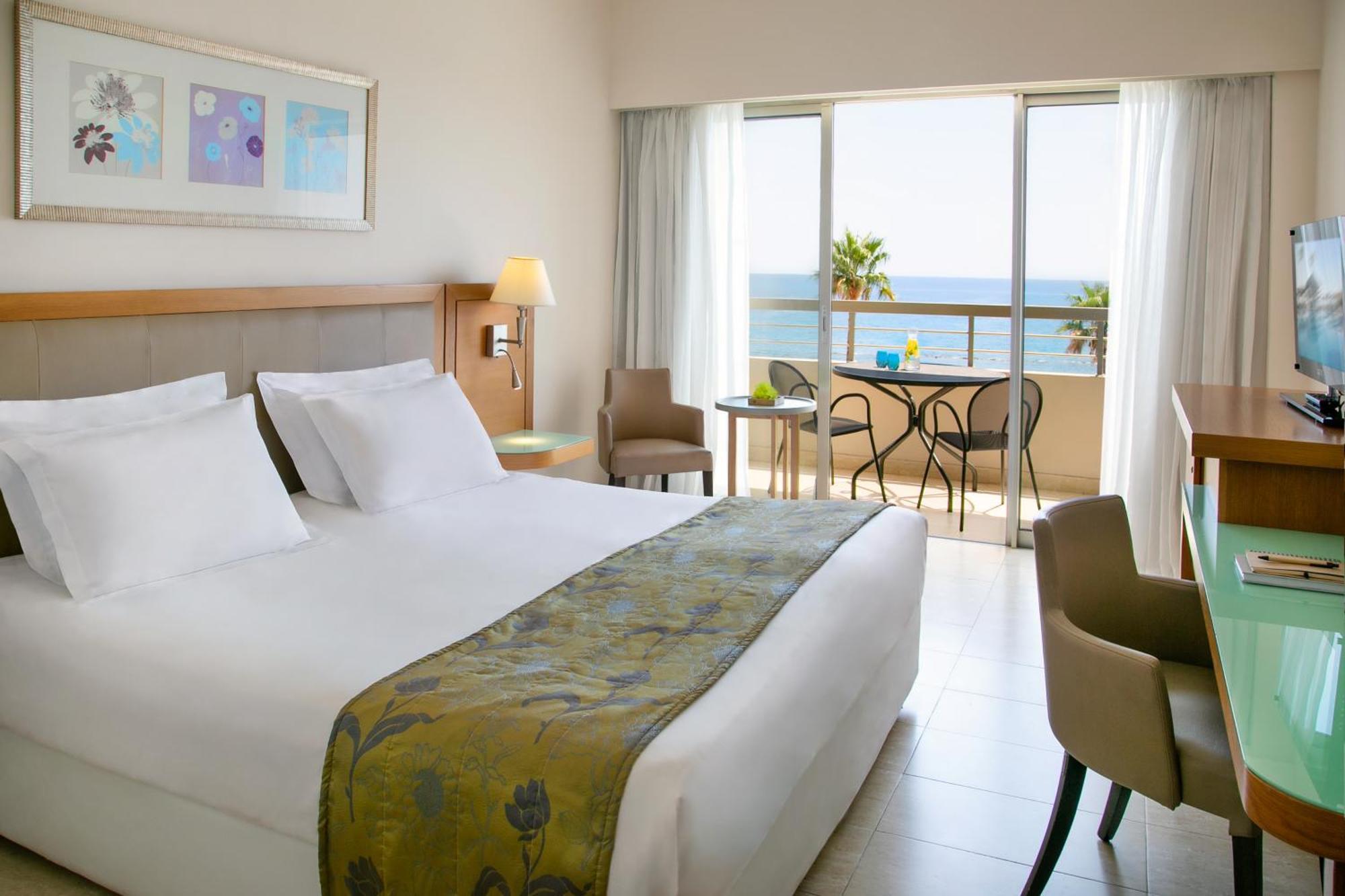 Atlantica Miramare Beach Лимасол Екстериор снимка