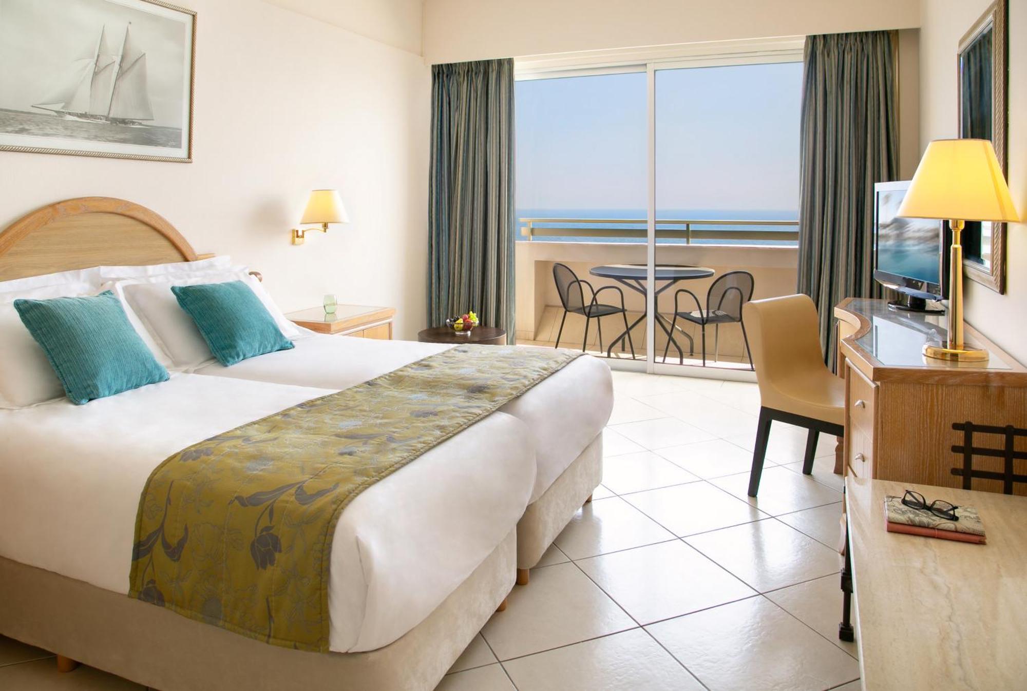 Atlantica Miramare Beach Лимасол Екстериор снимка