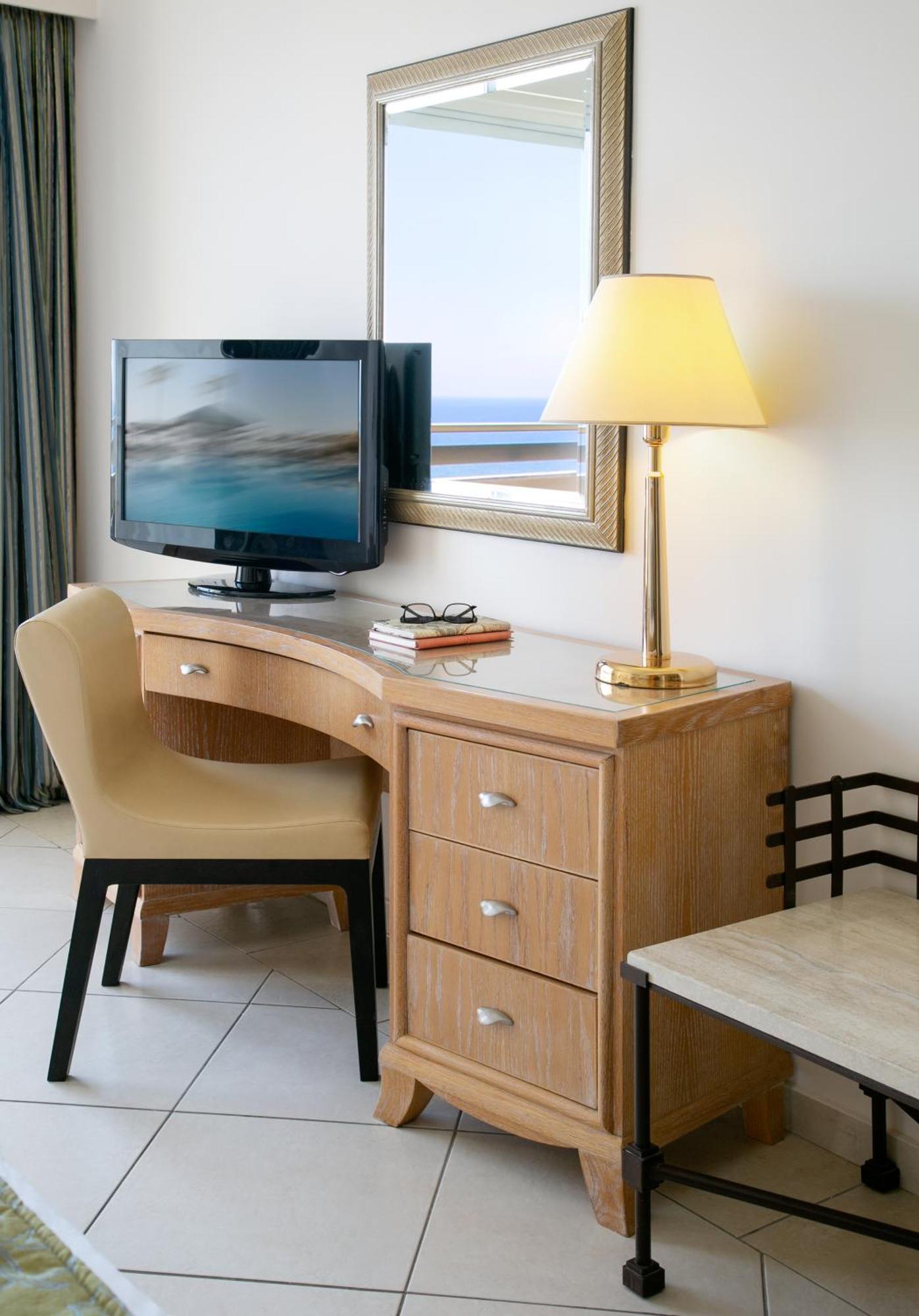 Atlantica Miramare Beach Лимасол Екстериор снимка