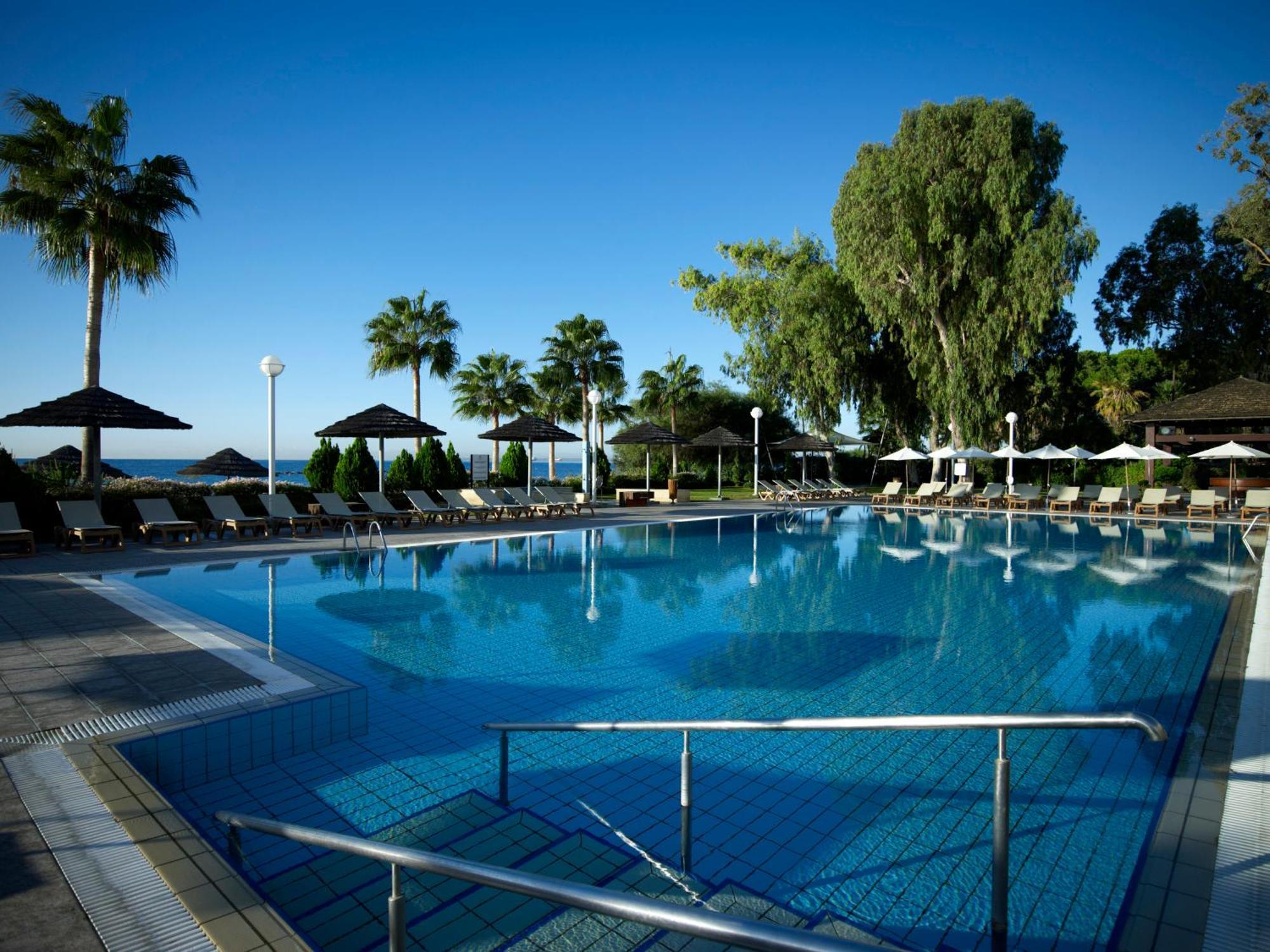 Atlantica Miramare Beach Лимасол Екстериор снимка